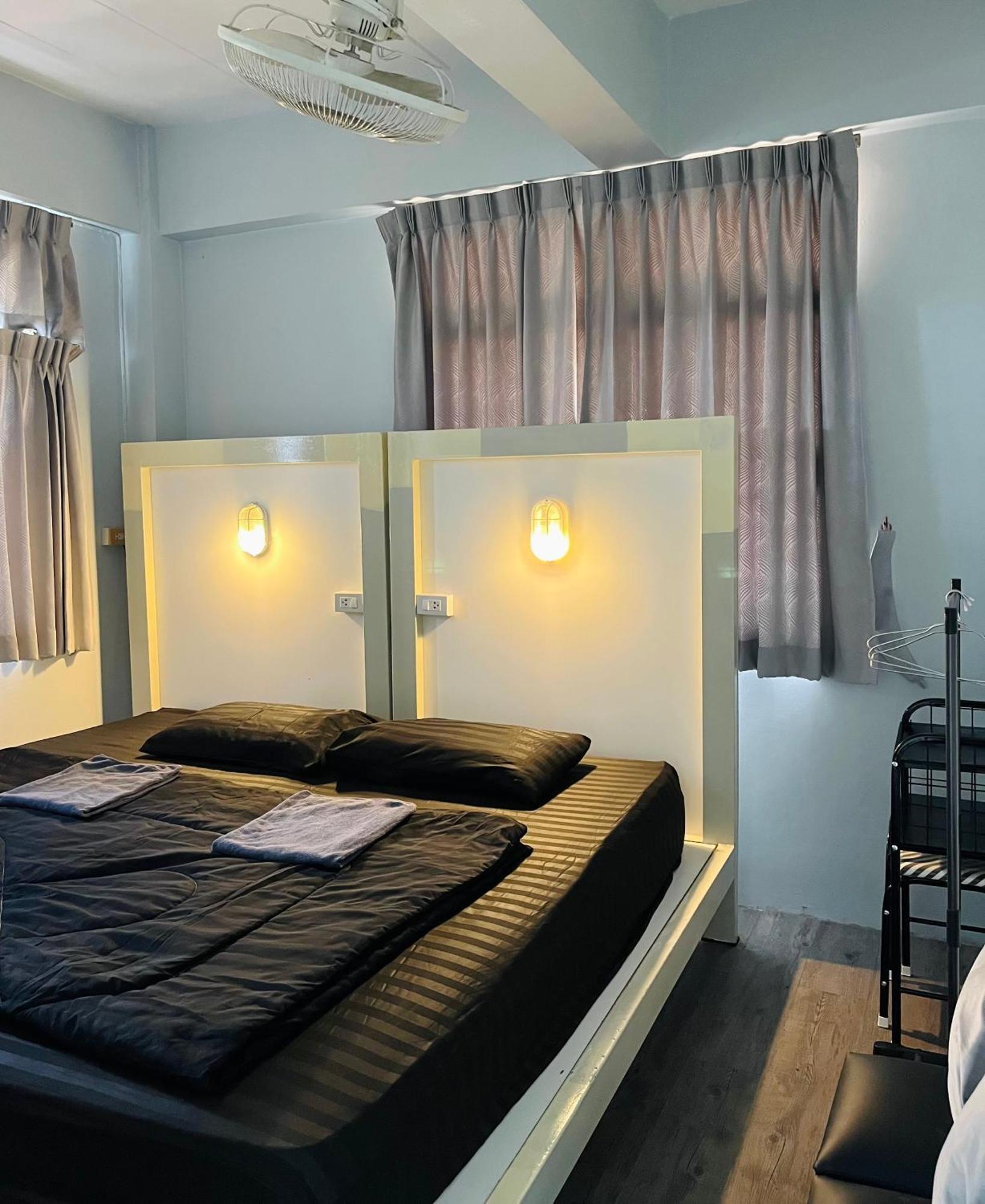 Patone Hostel Ayutthaya Eksteriør bilde