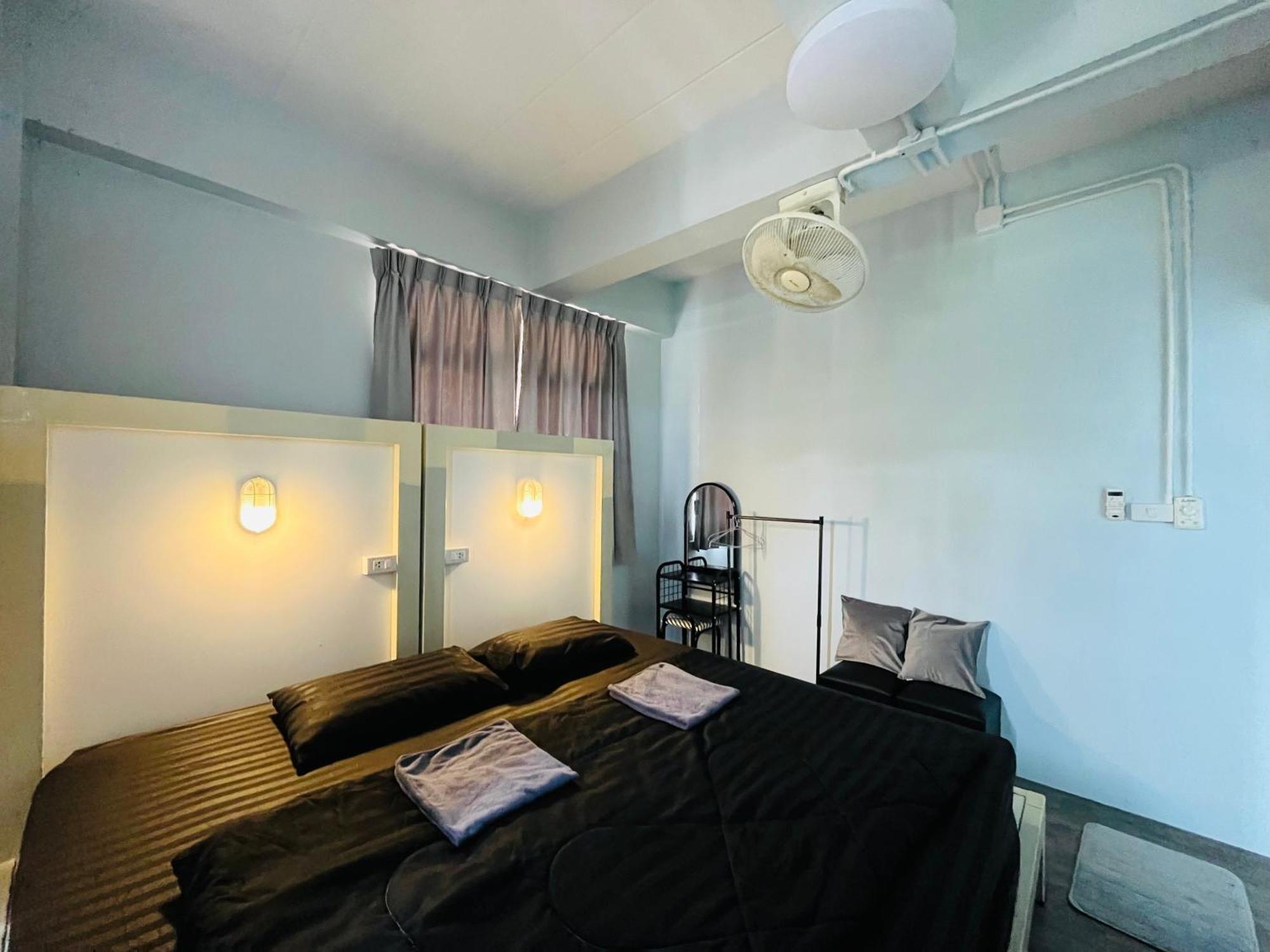 Patone Hostel Ayutthaya Eksteriør bilde