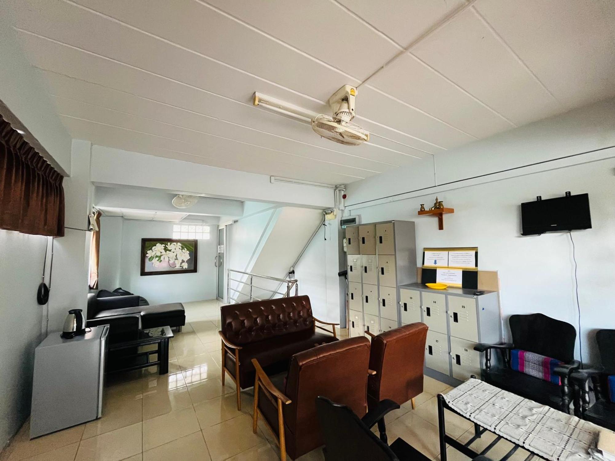 Patone Hostel Ayutthaya Eksteriør bilde