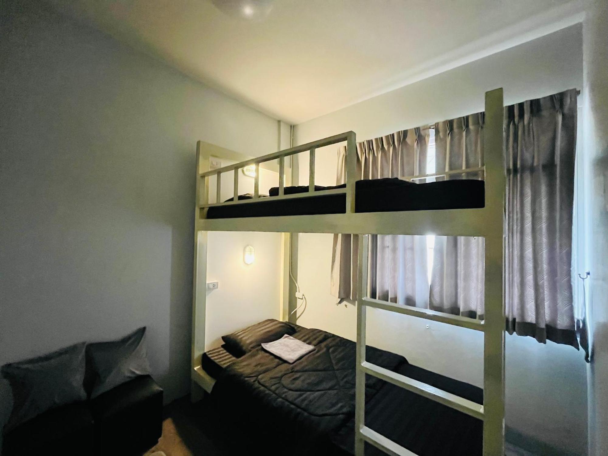 Patone Hostel Ayutthaya Eksteriør bilde