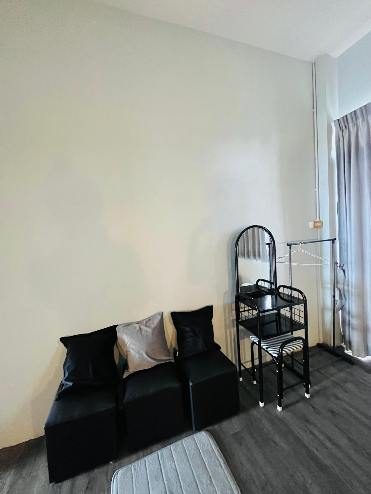 Patone Hostel Ayutthaya Eksteriør bilde